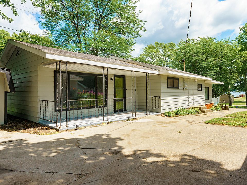 1st image of 95363 Willow Dr