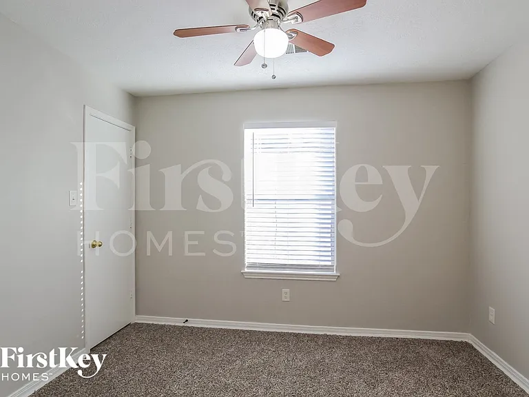 16204 N View Ct — Photo 11