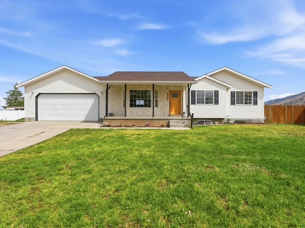 1261 E 25 S, Hyrum, UT 84319