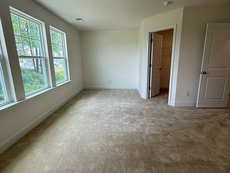 34 Anastasia St — Photo 14