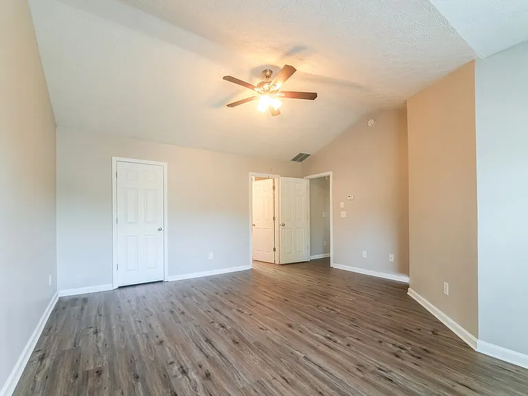 216 Winterbury Dr — Photo 11