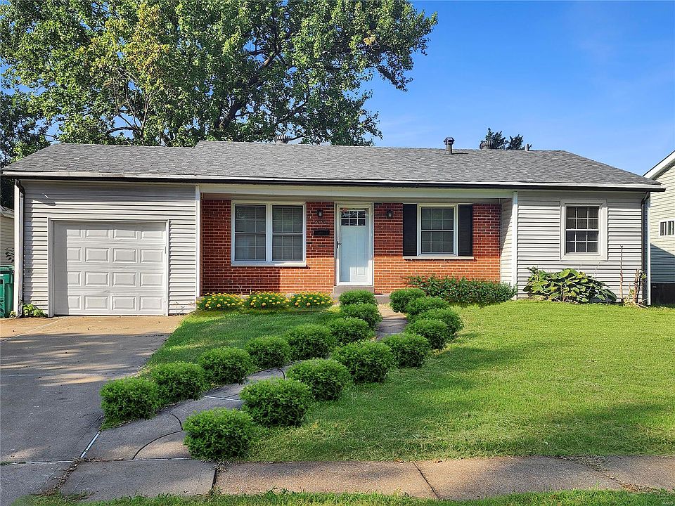 1st image of 2490 Teakwood Manor Dr