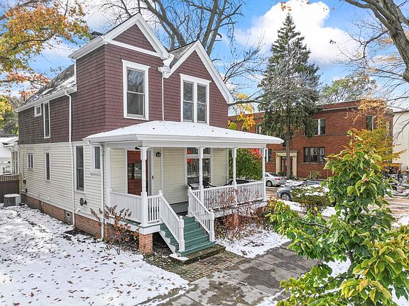 2nd image of 2135 W Leland Ave