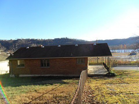 2nd image of 4280 River Rd