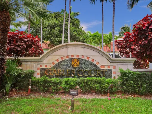 6841 SW 44th St APT 305, Miami, FL 33155