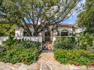 425 Garraty Rd, Terrell Hills, TX 78209