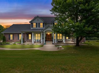 2622 NE Rivercrest Rd, Fayetteville, AR 72701