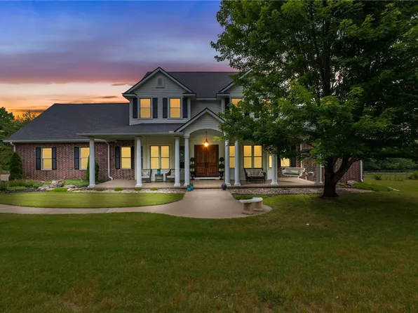 2622 NE Rivercrest Rd, Fayetteville, AR 72701