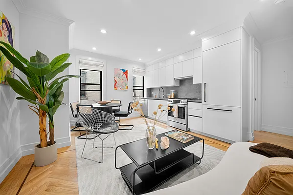 Living room, photo 1