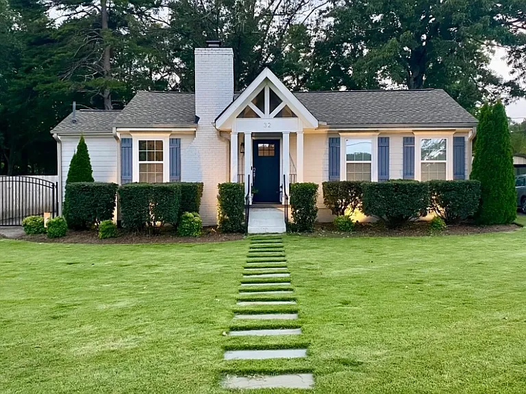 32 Potomac Ave — Photo 1