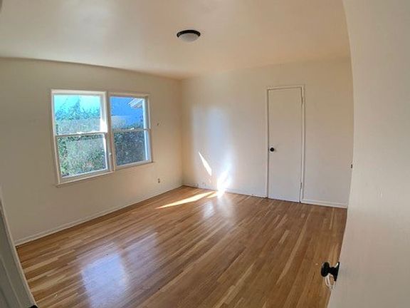 4th image of 3616 Coolidge Ave