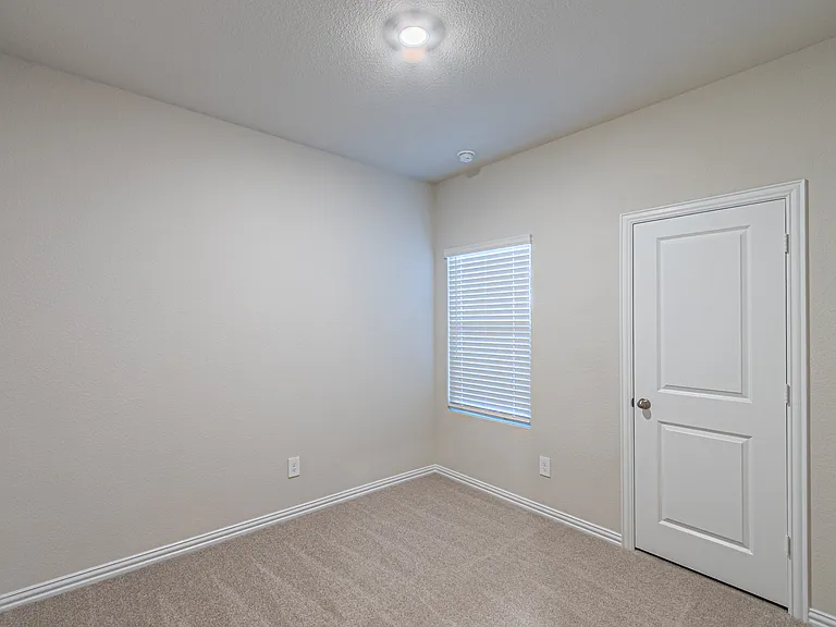 801 Leavenworth Dr — Photo 20