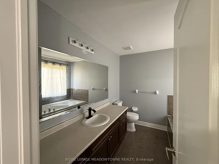 45 Bleasdale Ave — Photo 18