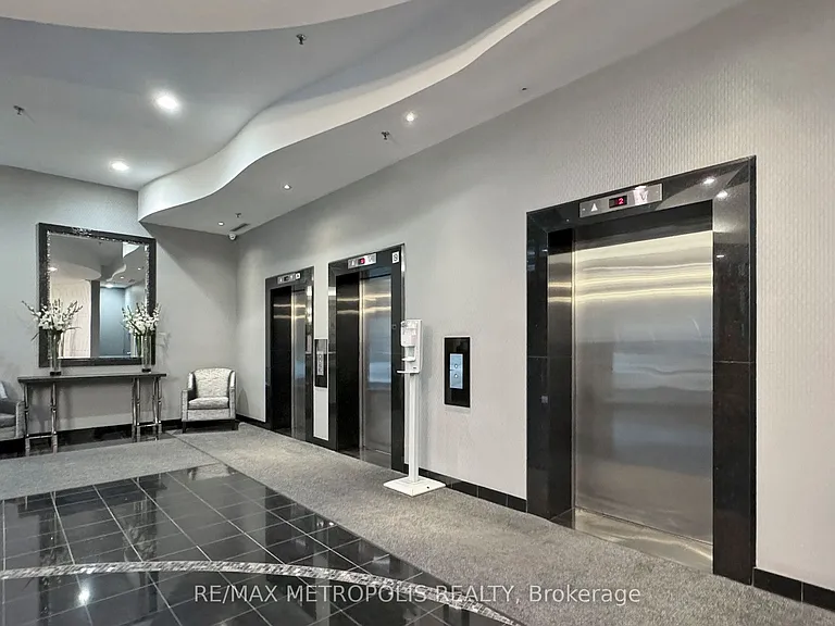 7 Carlton St #810 — Photo 32