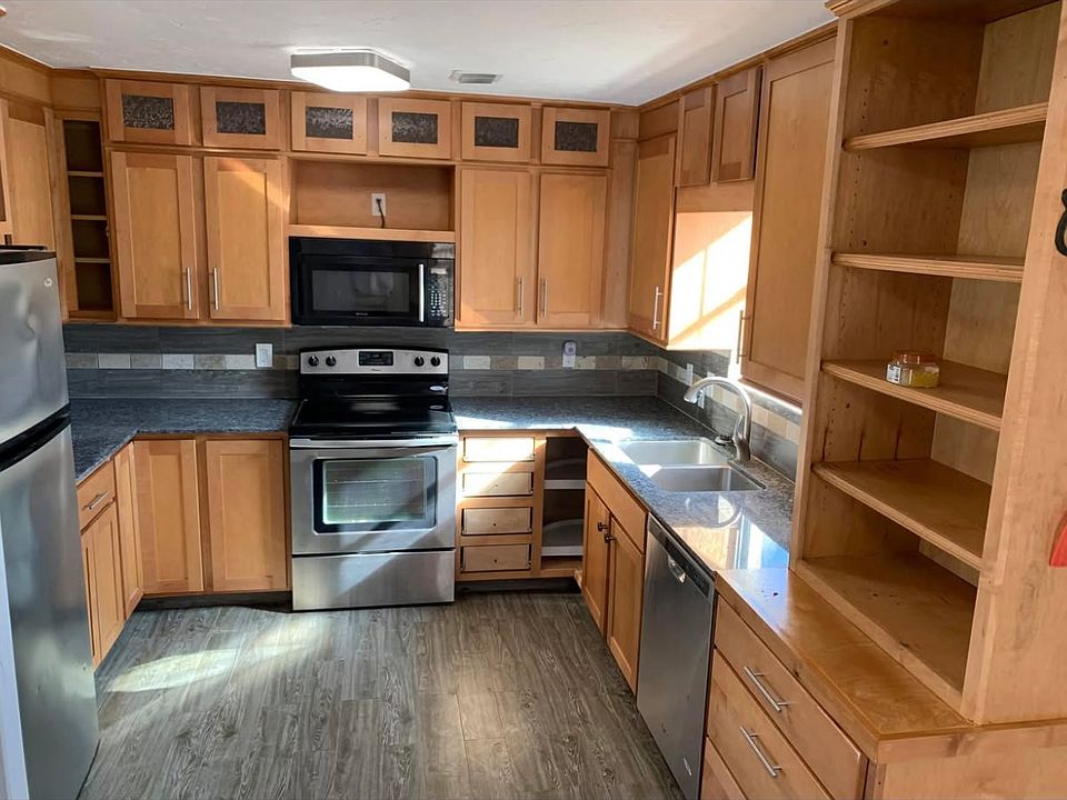 1st image of 4635 SE 28th St