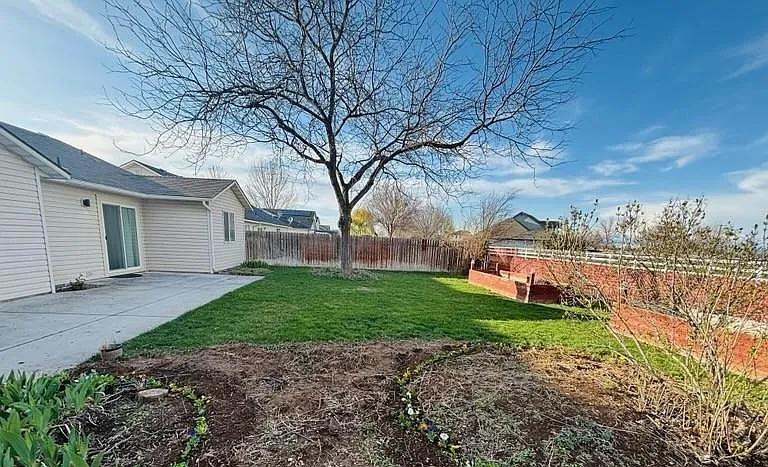 7034 E Canterbury Ln — Photo 23