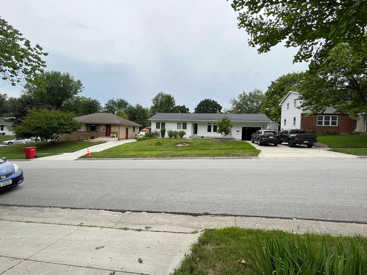 5 bed, 2700 sqft, $2,195 — Photo 3