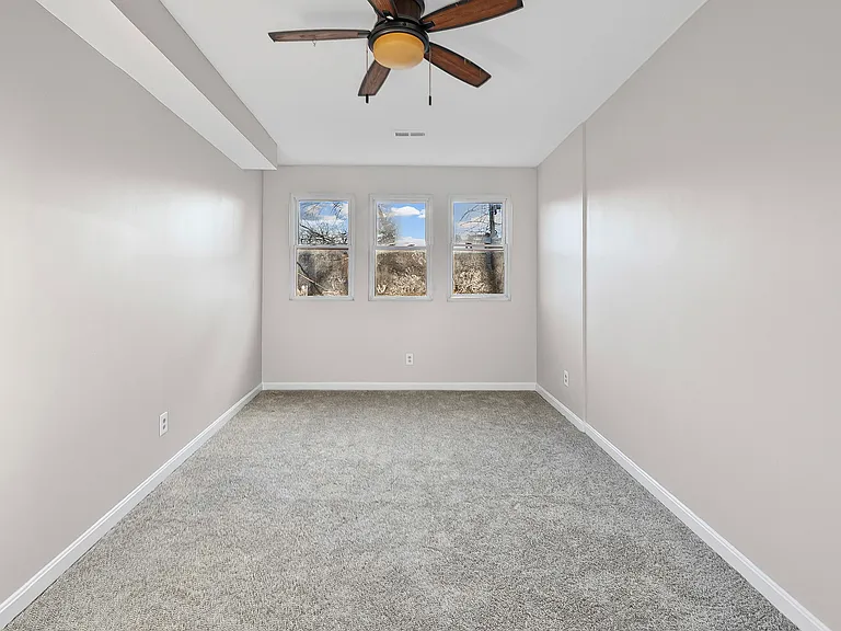 2532 Druid Hill Ave — Photo 9