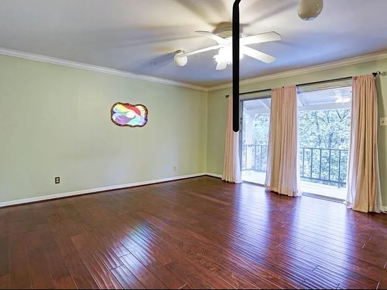 11910 Steppingstone Ln — Photo 7