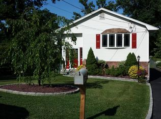 1704 Paine St, Yorktown Heights, NY 10598
