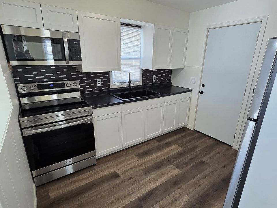 1st image of 371 19th Ave S