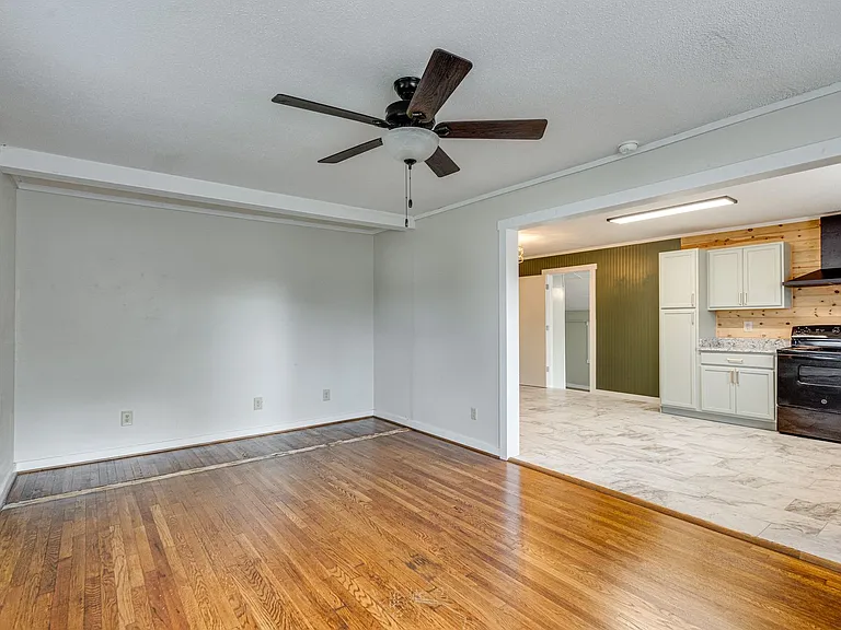 324 Loop Rd — Photo 14