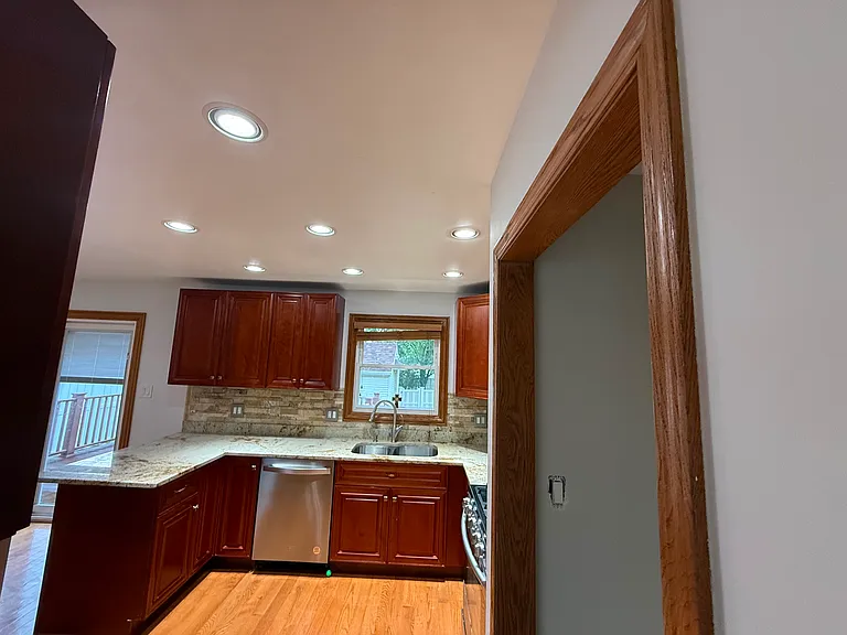 17305 Overhill Ave — Photo 4