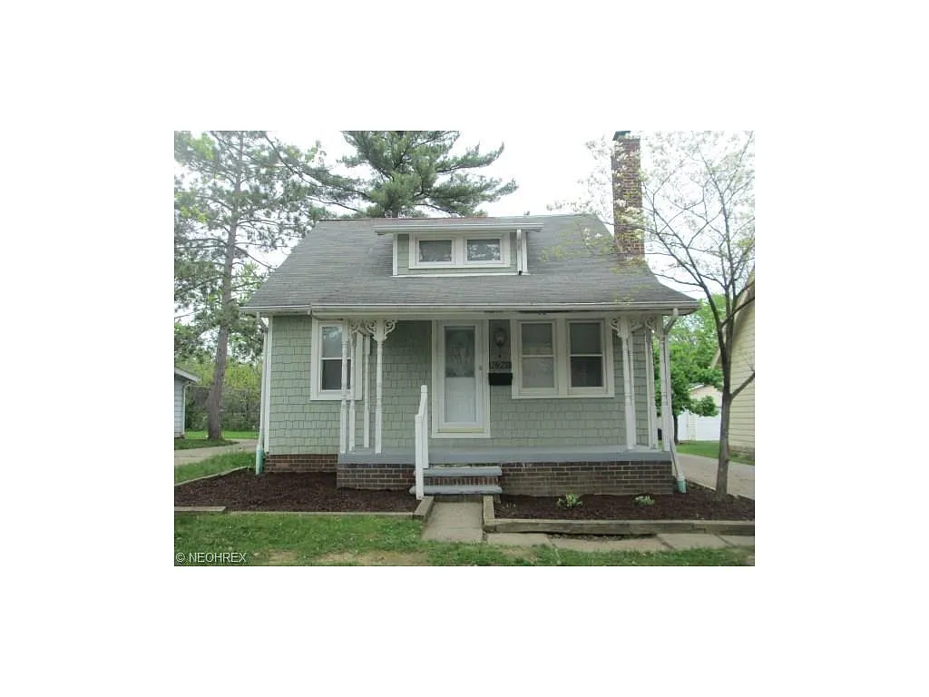 16905 Mapleboro Ave photo 1