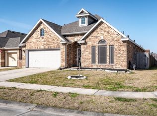 8327 Egret Bay Cir, Baytown, TX 77523