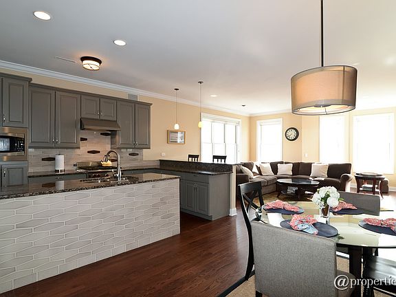 Living Room/Dining Room