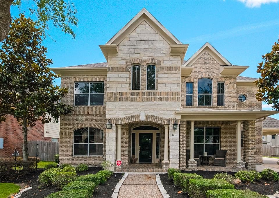 1st image of 1014 Elm Pointe