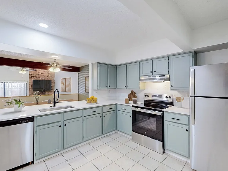 Princeton Place Townhomes — Photo 5