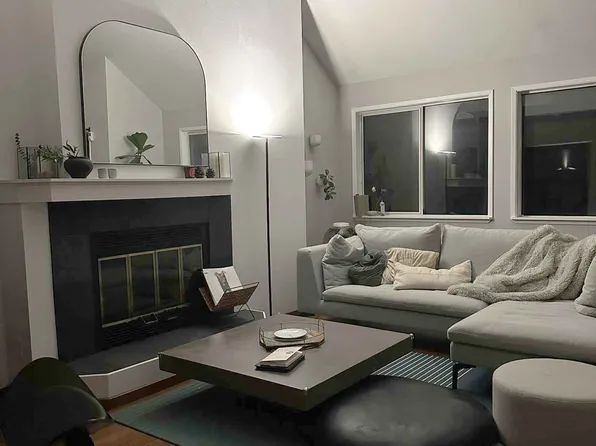 12327 101st Ct NE #F-2, Kirkland, WA 98034