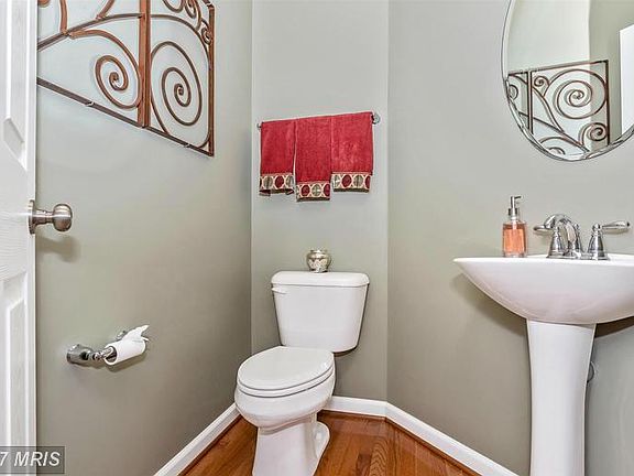 4th image of 1 Wash House Cir