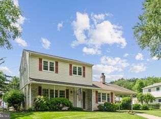 2896 Balmoral Dr, Rockville, MD 20850