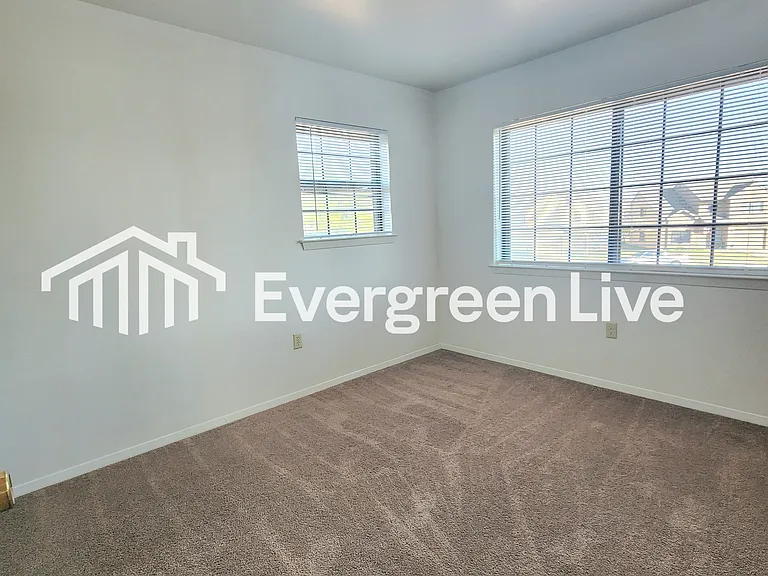 200 Raven Dr — Photo 17