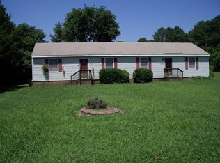 217 Parkview Ave, Urbanna, VA 23175