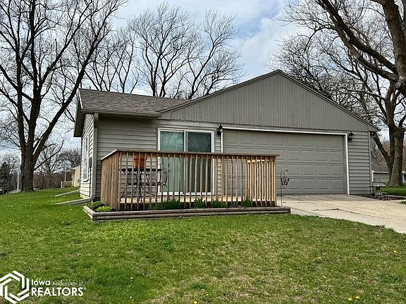 2nd image of 609 Lincoln Dr