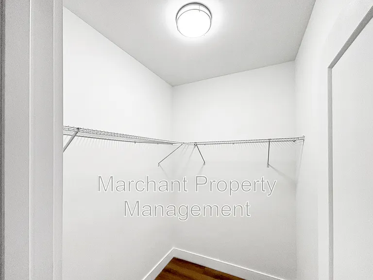 7 20th St — Photo 16