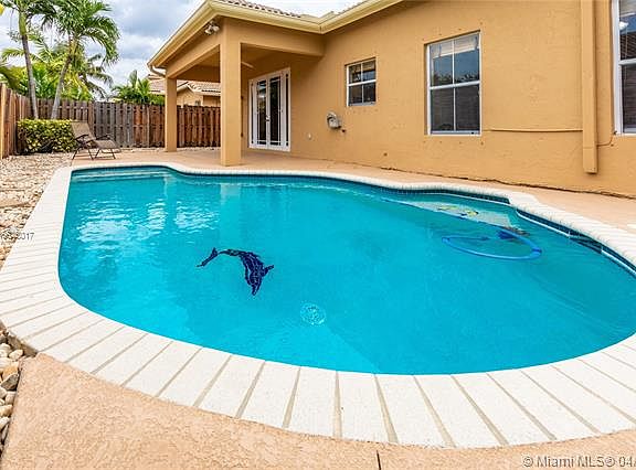 2nd image of 315 E Royal Cove Cir