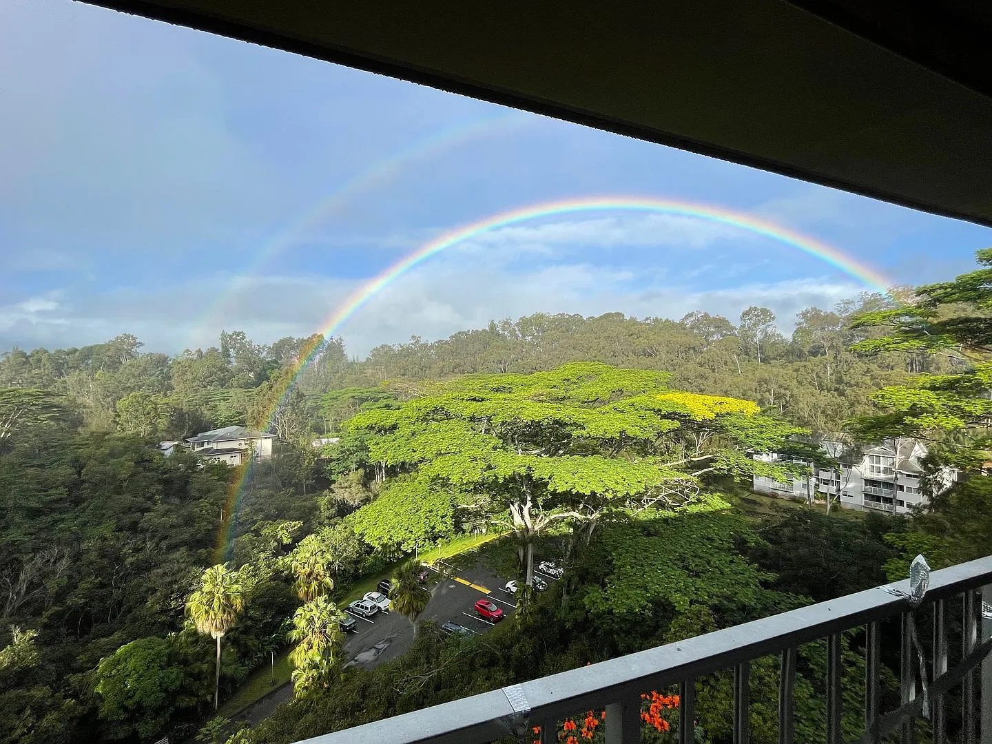 Waikalani Woodlands Fully Remodeled 2 Bedroom With 2 Parking — Photo 1