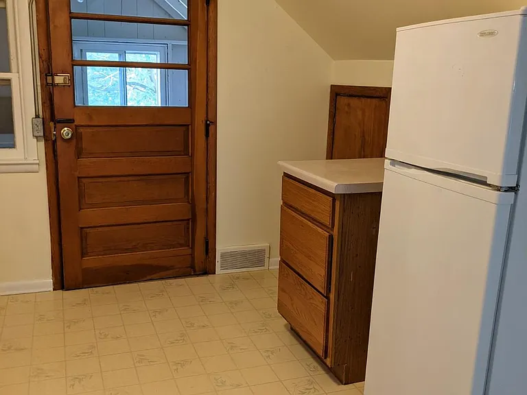 1906 E Mifflin St #2 — Photo 7
