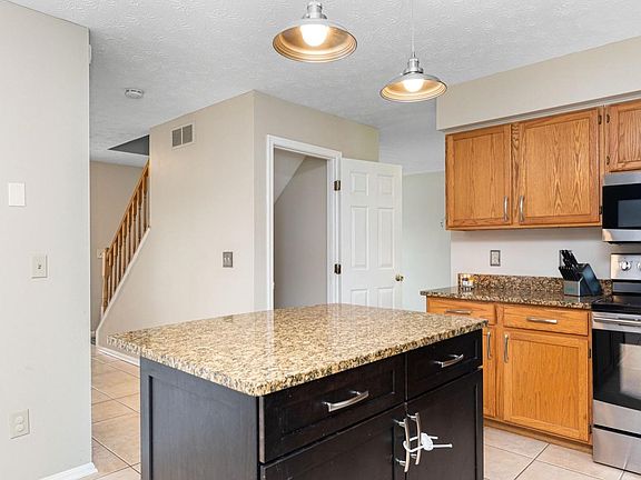 4th image of 2209 Harmony Ct