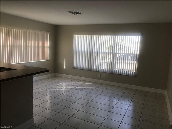5th image of 224 SW 47th Ter APT 4