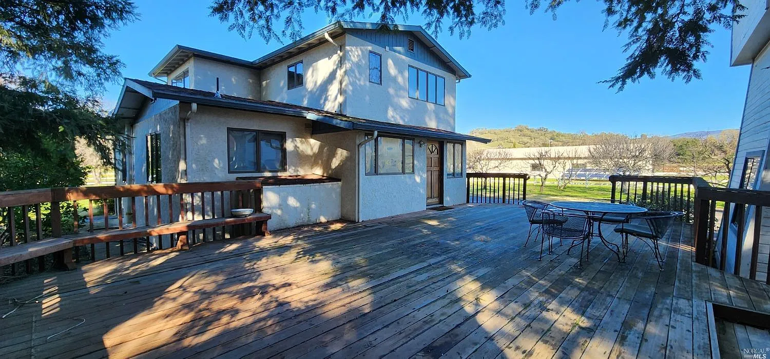 3 bed, 2100 sqft, $3,500 — Photo 4