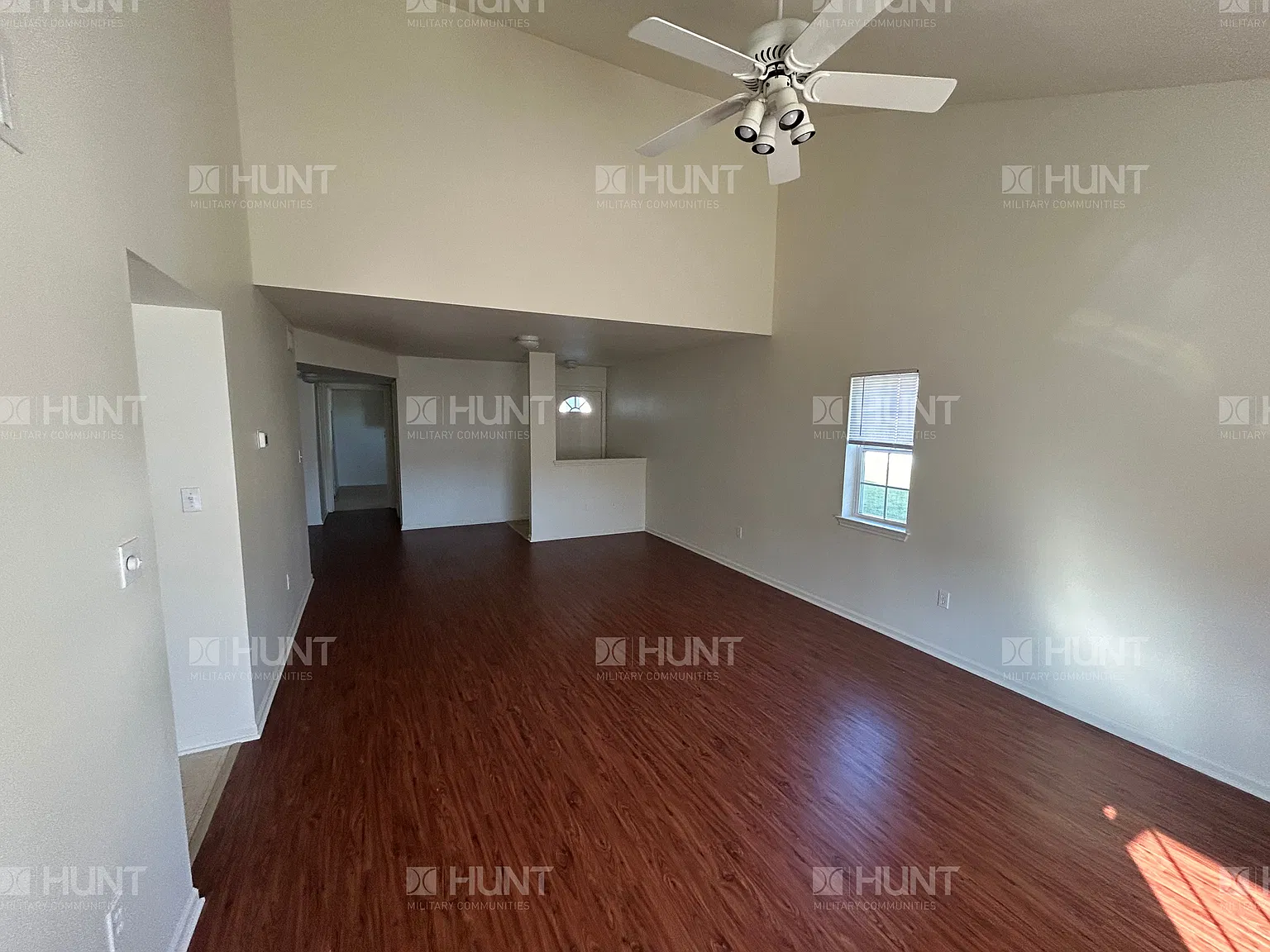 3 bed, 2.5 bath, 1861 sqft, $1,900 — Photo 3