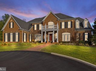 18668 Grove Church Ct, Leesburg, VA 20175