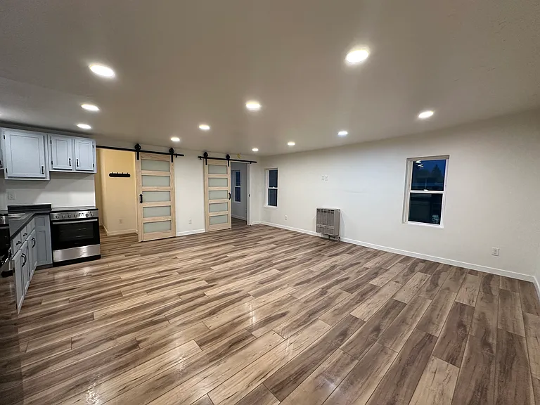 341 Oconto Ave #203 — Photo 4