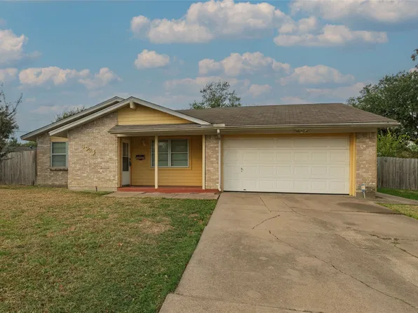 3934 Wind River Ct, Irving, TX 75062