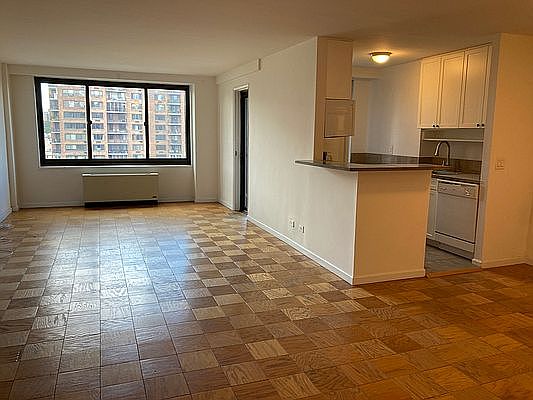 3rd image of 10 W 135th St APT 12S